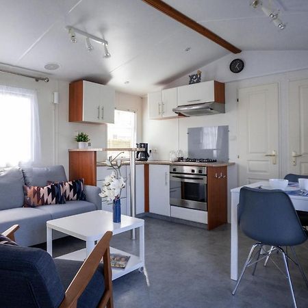 Knus En Modern Ingericht Chalet Met Gratis Wifi Villa Tzummarum Exterior photo